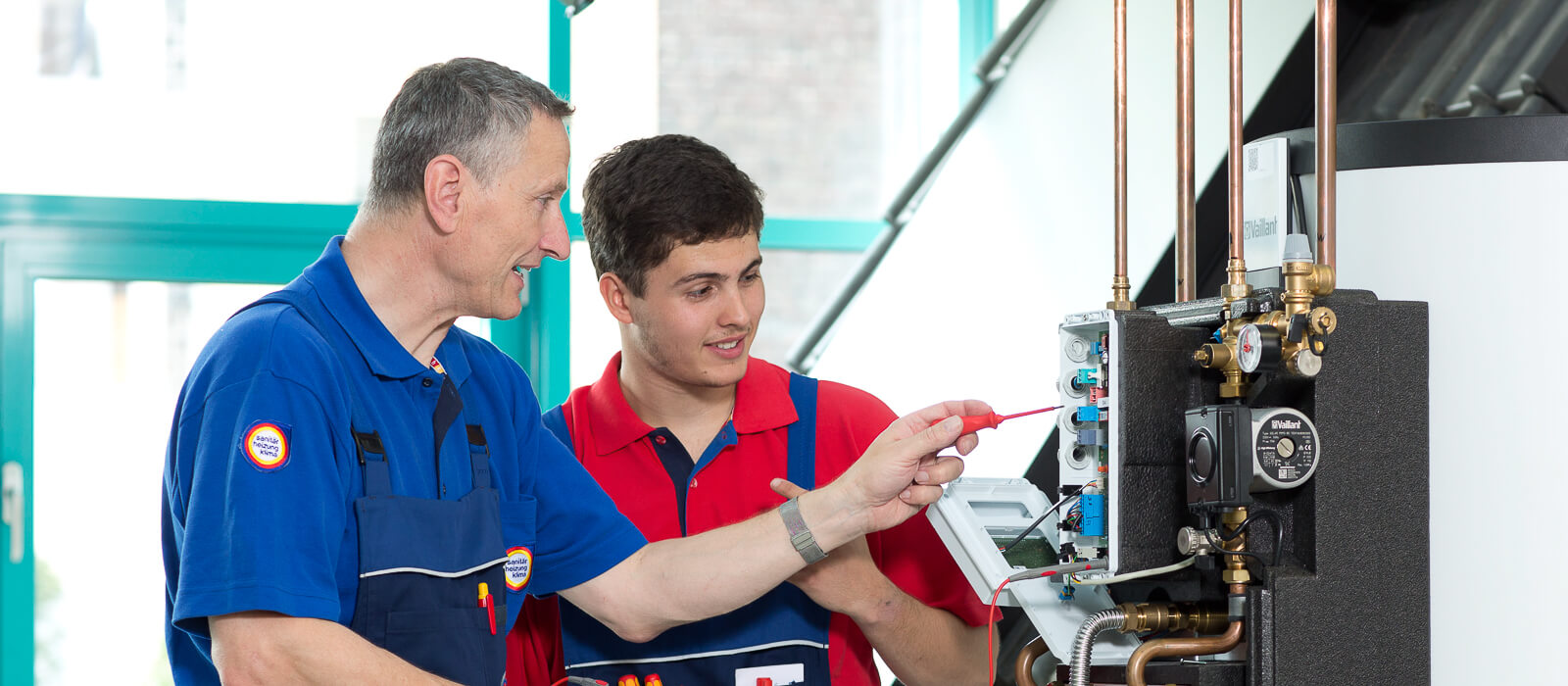 Die KHS Hochfranken sichert zusammen mit den Innungen die Qualität der Ausbildung im Handwerk & organisiert Gesellenprüfungen. Handwerk = Beruf mit Zukunft